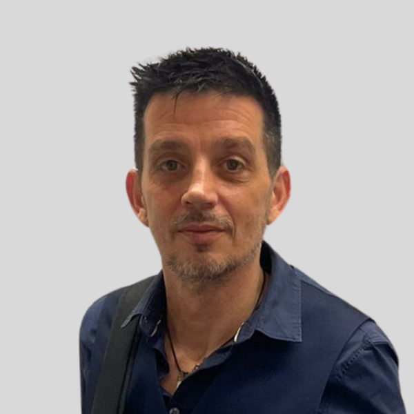 Mihael Gilbert - Prof de marketing - Genève