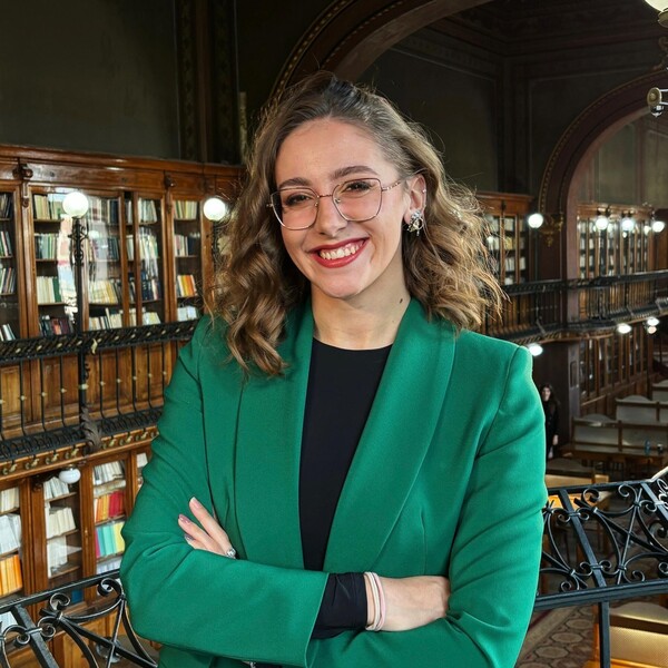 Malina - Profesor de italiană - Iași