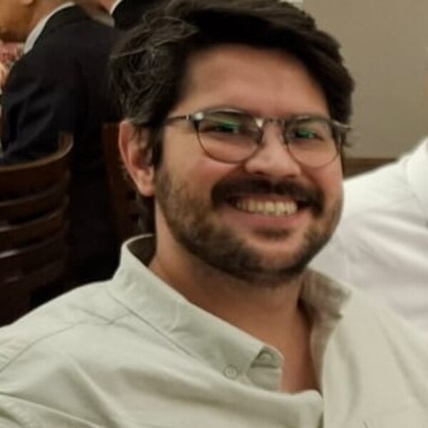 Paulo - Prof de marketing - 