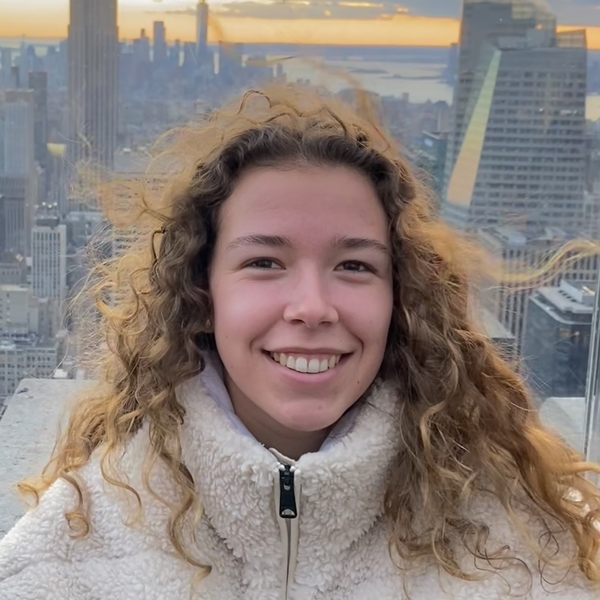 Lola - Prof de SVT - Champdieu