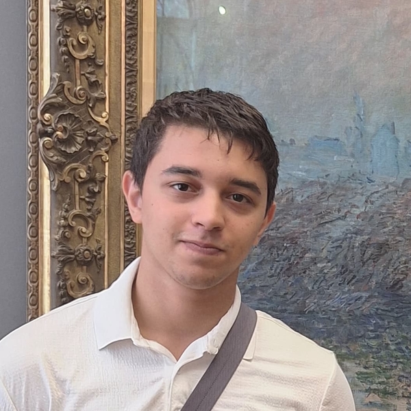 AKRAM - Prof de maths - Paris 13e