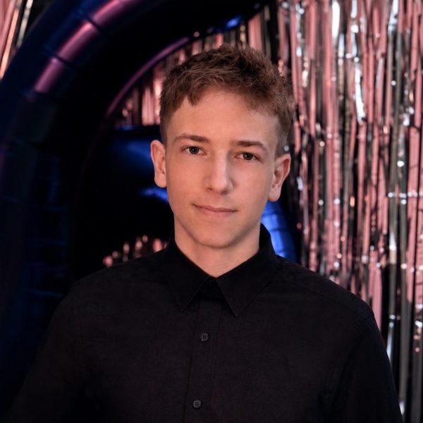 Fynn - Lehrkraft für Einführung ins Internet - Neukirchen-Vluyn
