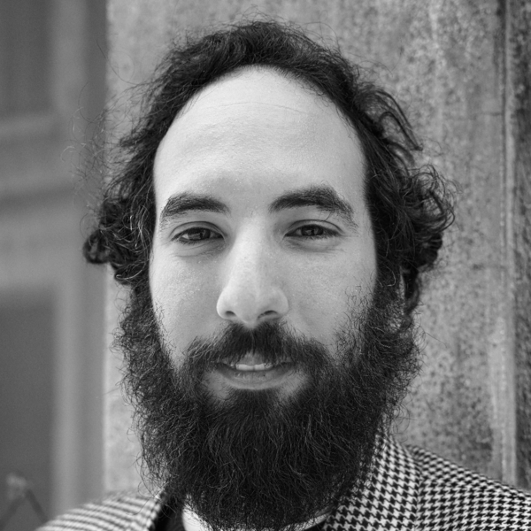 Sebastião - Professor de teatro - Porto