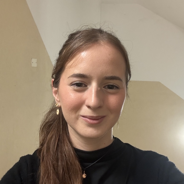 Rebecca - Insegnante di aiuto compiti - Milano