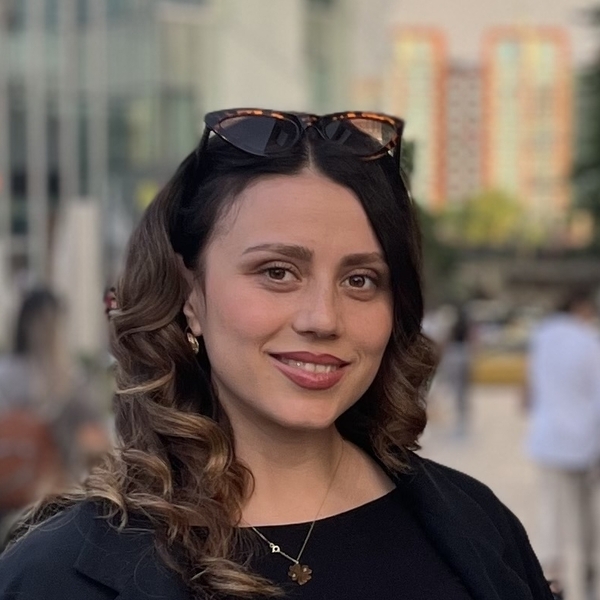 Sara - trajnues gjuhe shqipe - Tiranë
