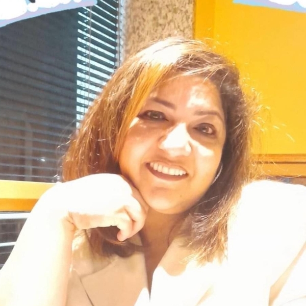 Preeta - Prof de EFL - Vila Nova de Gaia