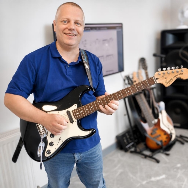 Inspired Sounds - Guitar tutor - Newburgh