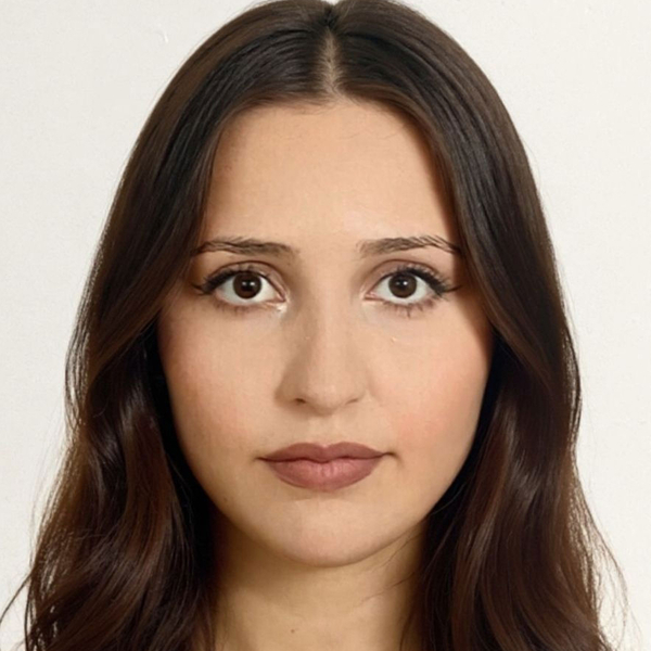 Rania - İngilizce öğretmeni - 