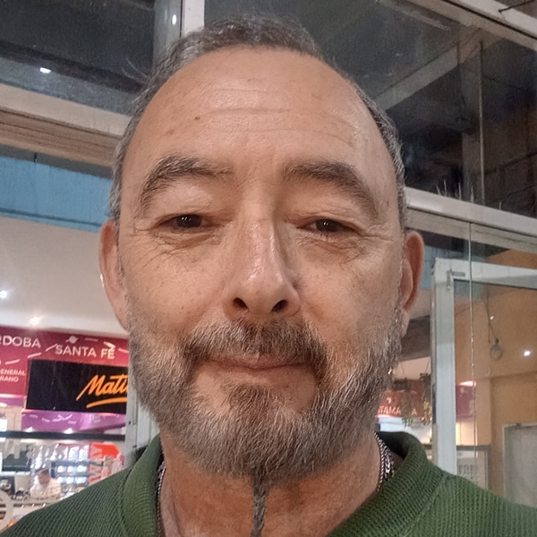 Carlos - Profesor enfermería - La Plata