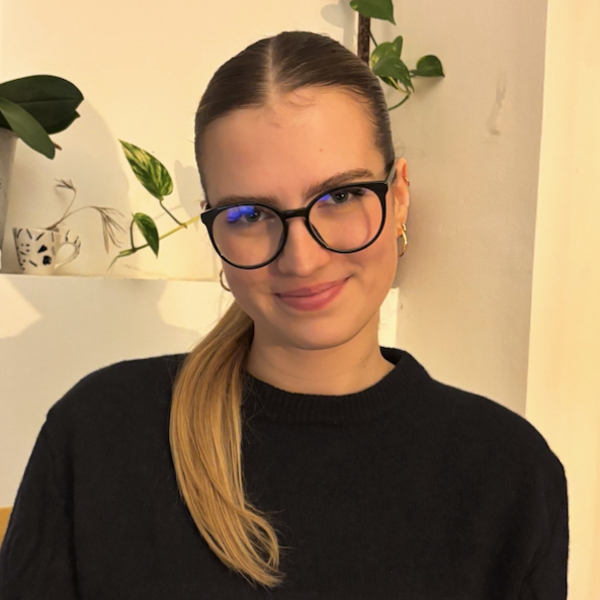 Chloé - Prof de maths - Hermance