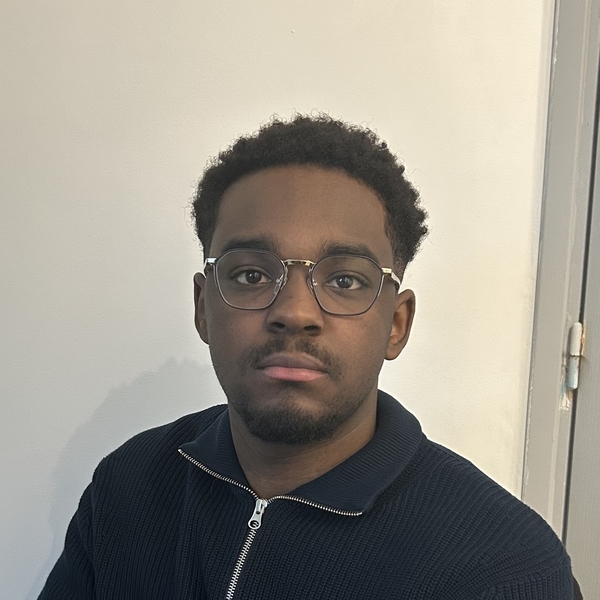 William - Prof de bureautique - Lardy