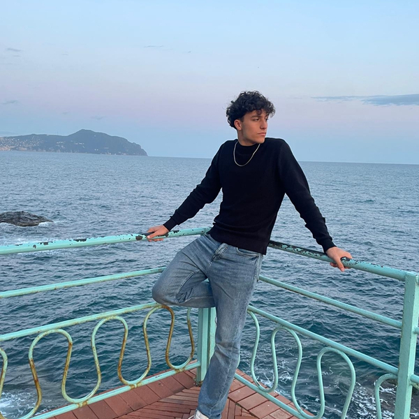 Nicolò - Insegnante di aiuto compiti - Savona