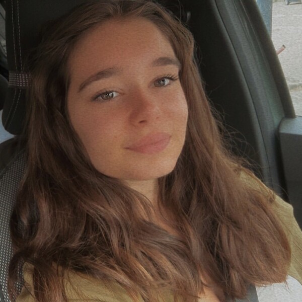 Emma - Prof de maths - Philippeville