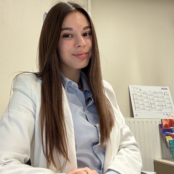 Léa - Prof d'aide aux devoirs - Fontaine-lès-Dijon