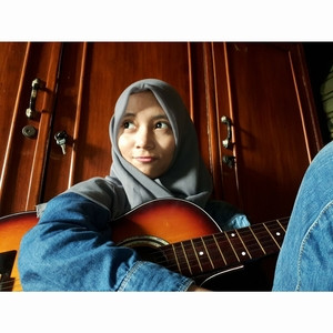 Saras - Guru bahasa inggris - Cempaka Putih