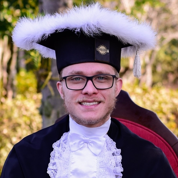 Felipe - Professor de matemática - Carlos Barbosa