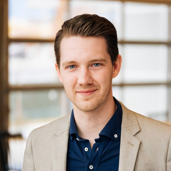 Lucas - French teacher - Calgary