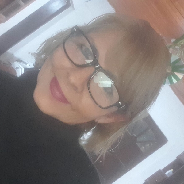 Roxana Beatriz - Profesor lengua castellana y literatura - Tostado