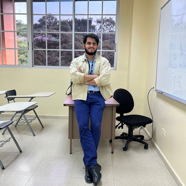 Abraham - Profesor de matemática - Panamá