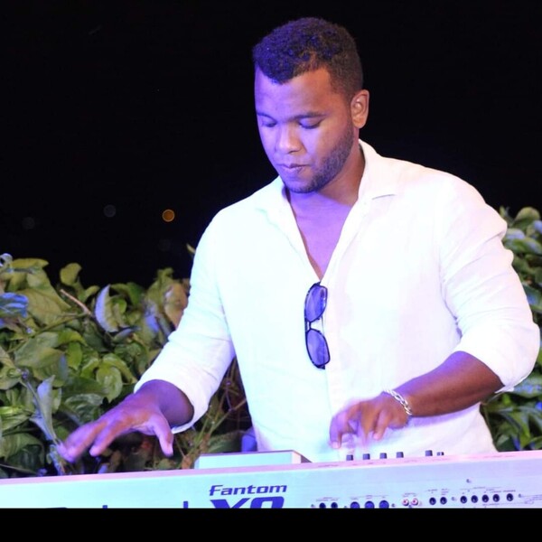 Leandro - profesor de piano - Cancún