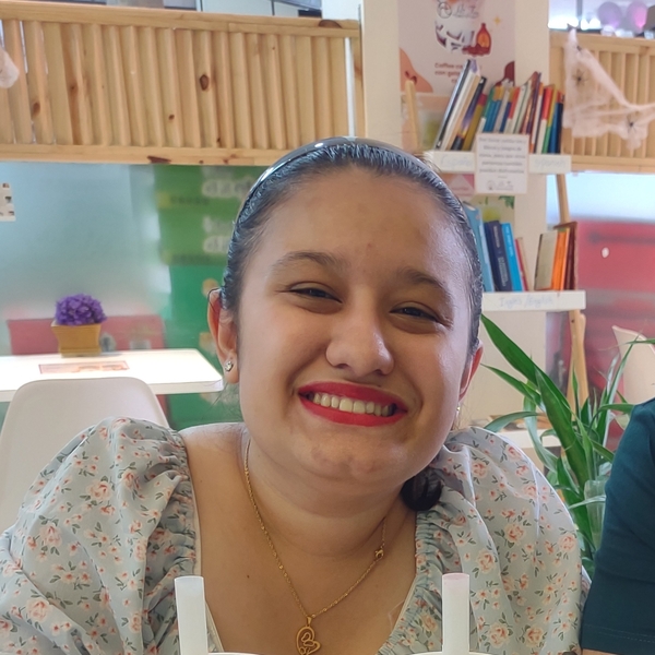 Marisol - Profe de inglés - Cartago