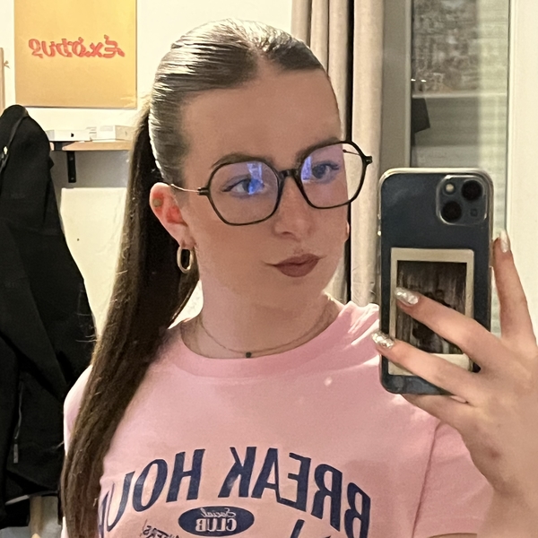 Phebee - Prof d'aide aux devoirs - Val-de-Virieu