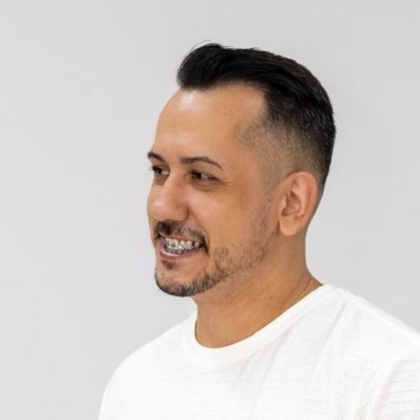 Tiago - Professor de espanhol - Presidente Prudente
