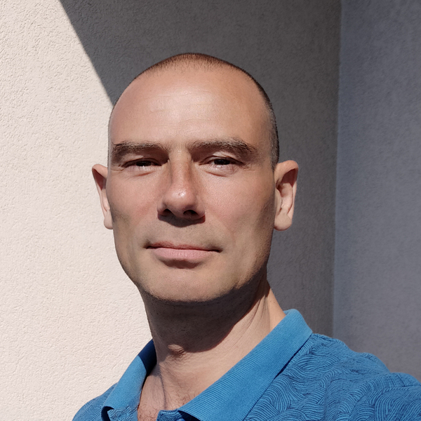 Pierre - Prof de natation scolaire - Paris 11e