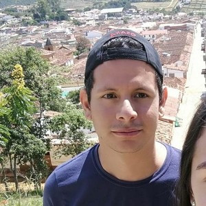 Hugo Andrés - prof de Español y Literatura - Bucaramanga