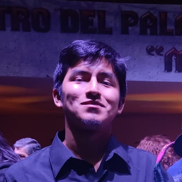 Ivan Ulises - profesor de canto - Arequipa