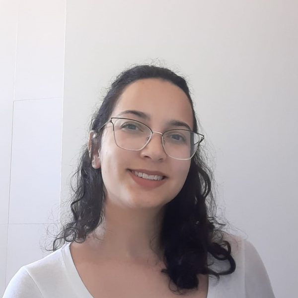 Caroline - Professor de redação - Curitiba