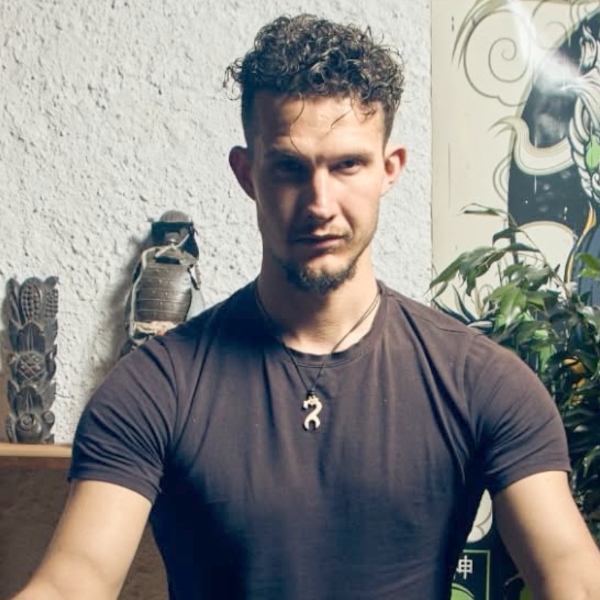 Antoine - Prof de yoga - Vitry-sur-Seine