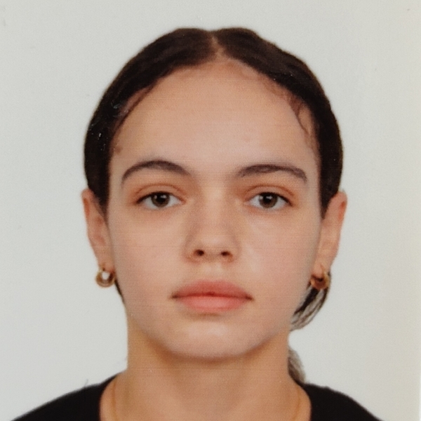 Yasmine - Prof de maths - Clichy