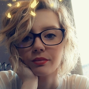 Laura - Prof de cosmétologie - Charleroi