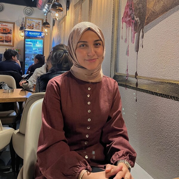 Ceren - Türkçe öğretmeni - 