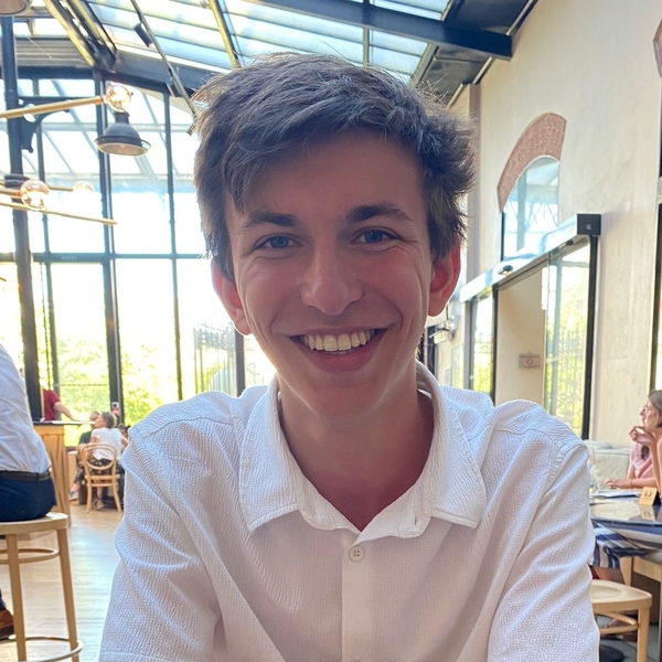 Joseph - Prof d'histoire - Paris 9e