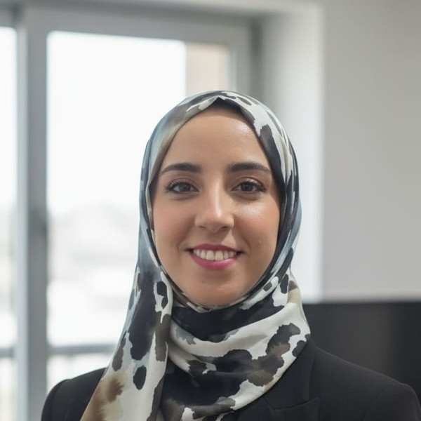 Imane - Prof de langages informatiques - Paris