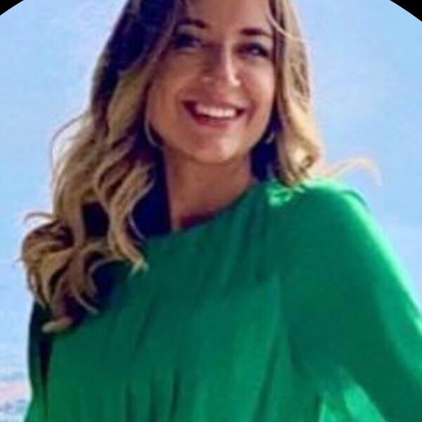 Laura - Insegnante di ripetizioni - Angri