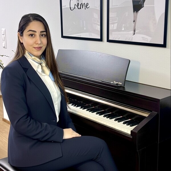 Roshanak - Opettaja piano - Espoo