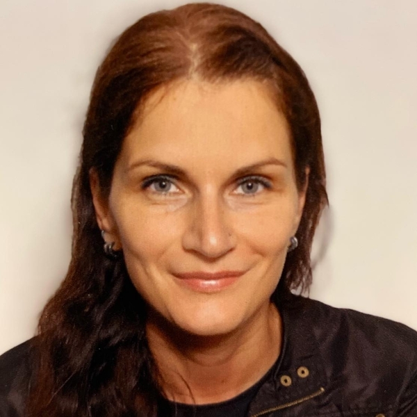 Dajana - učiteľka klavíra - Handlová