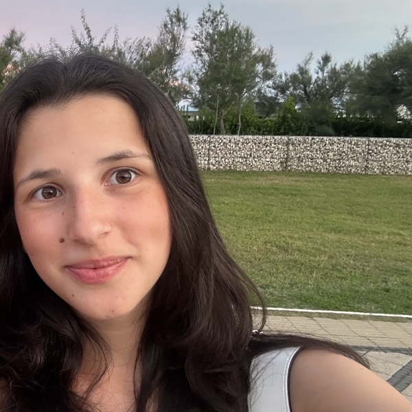 Alessia - Insegnante di aiuto compiti - Milano
