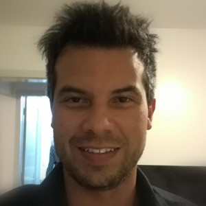 SEBASTIAN - Professor de inglês - Mont'Serrat