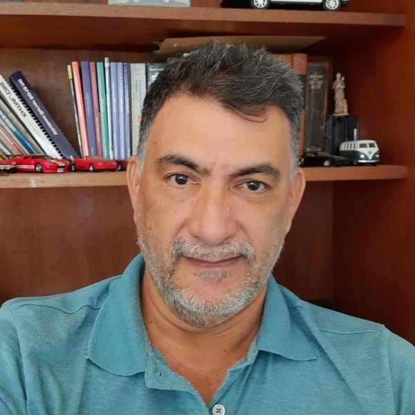 Jorge - Prof de iniciação à informática - Crimeia Leste