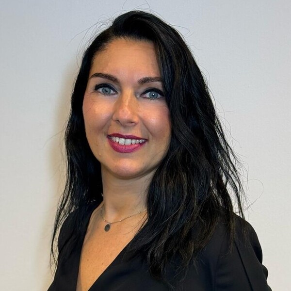 Amandine - Prof de marketing - Frisange