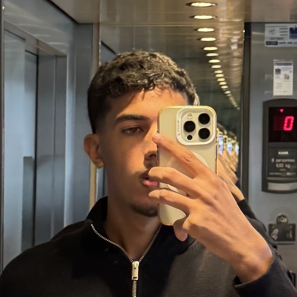 Ilias - Prof d'espagnol - La Rochelle