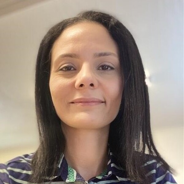 Niloo - Math tutor - Townsville