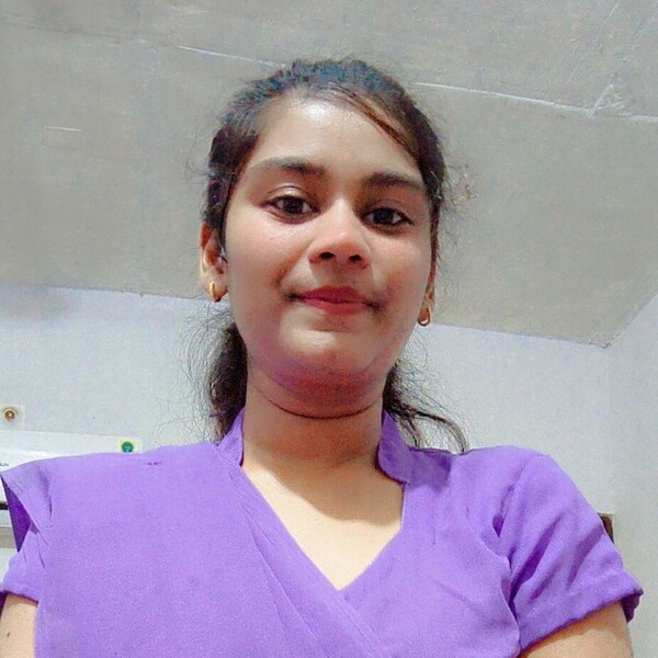 Ayushi - Maths tutor - Hapur