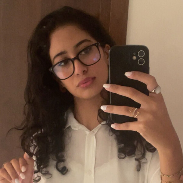 Ichrak - Prof de physique - chimie - 