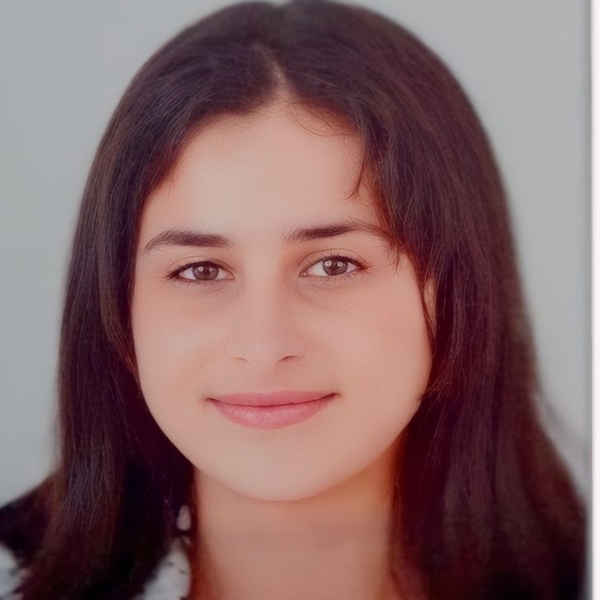 Samira - Prof d'histoire - Fès