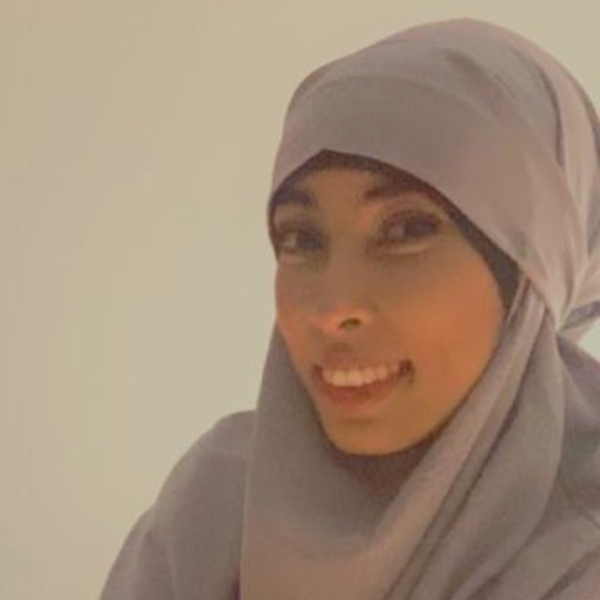 Aya - Prof d'arabe - Troyes